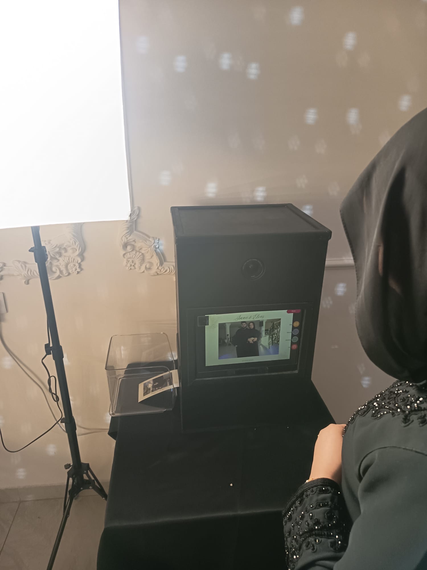 Location Photobooth premium — Île-de-France | Tirages illimités & template personnalisé